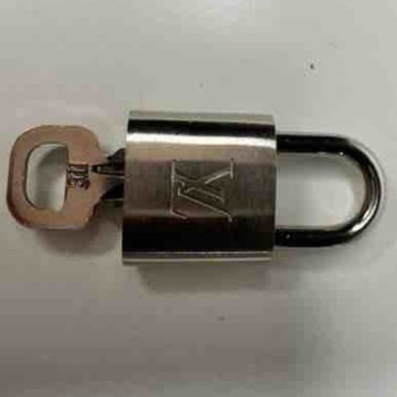 Louis Vuitton Authentic Lock & RARE Key Silver 311 - Picture 3 of 6